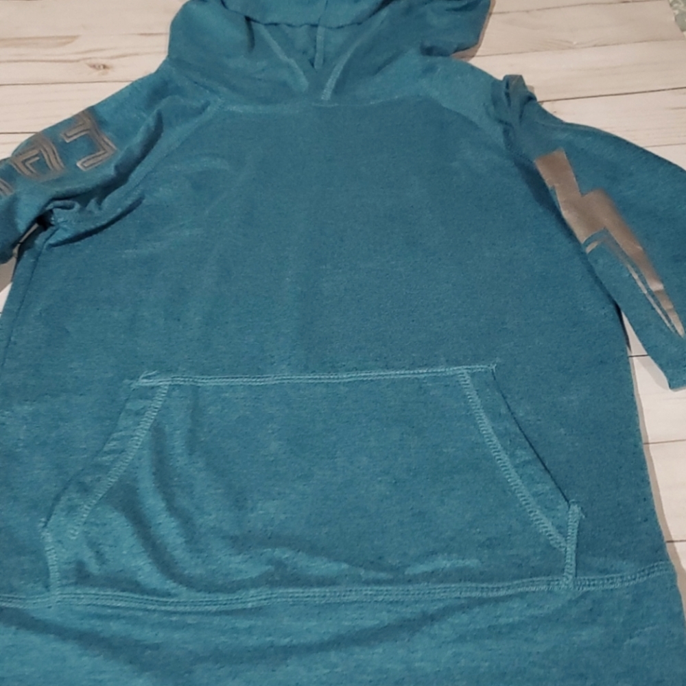 Rumi+Ryder boys front pocket Hoodia sz 6-7